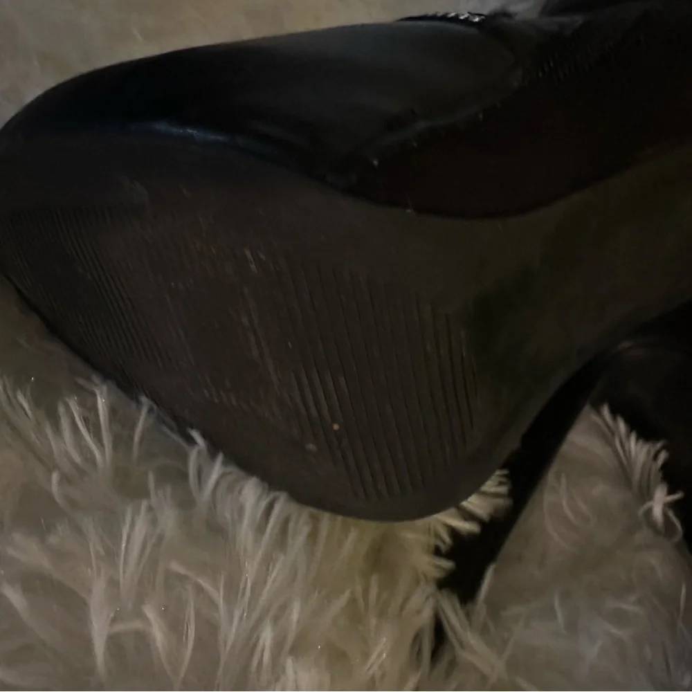 Tis the sassy season! Hidden platform boot - mixed media sz 8 - Picture 7 of 12